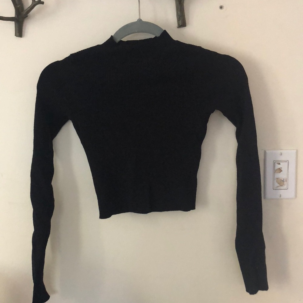 Brandy melville cropped soft ribbed sweater